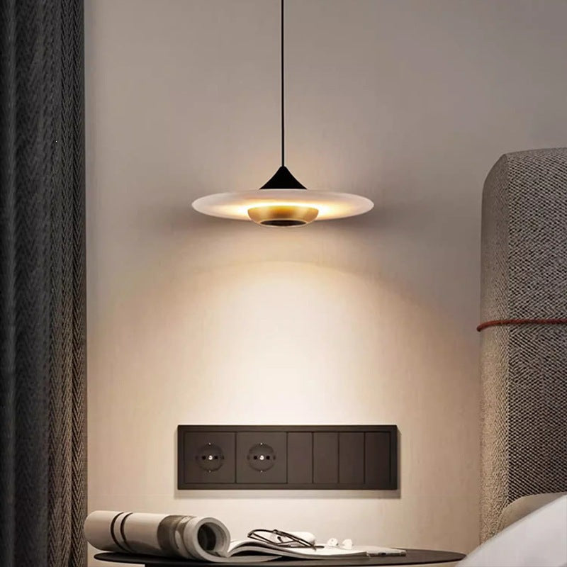 Moderne innovative Deckenpendelleuchte