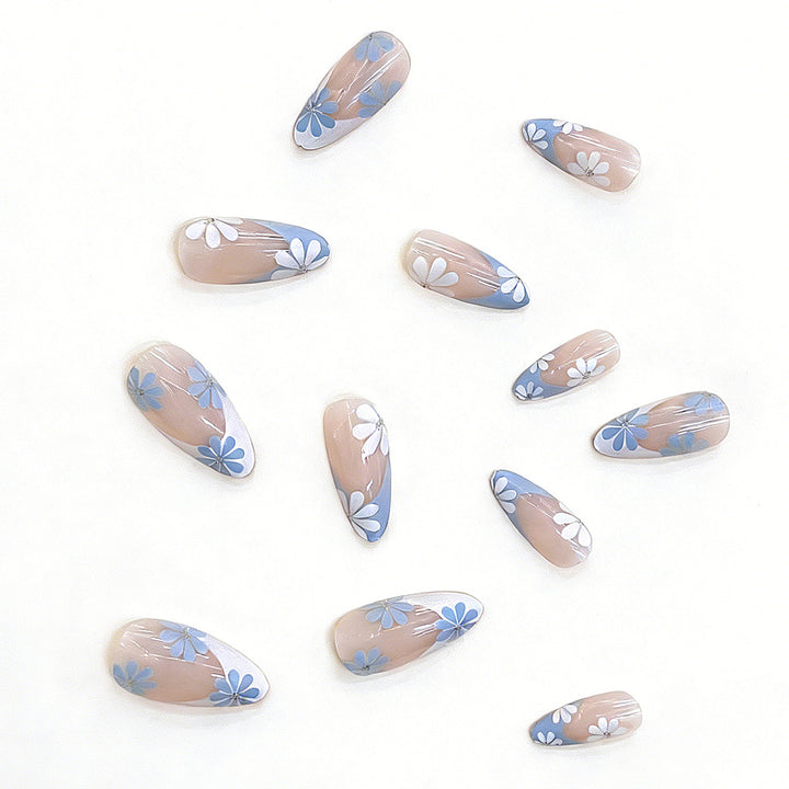 Florale Design Press-On Nagelset Karnz