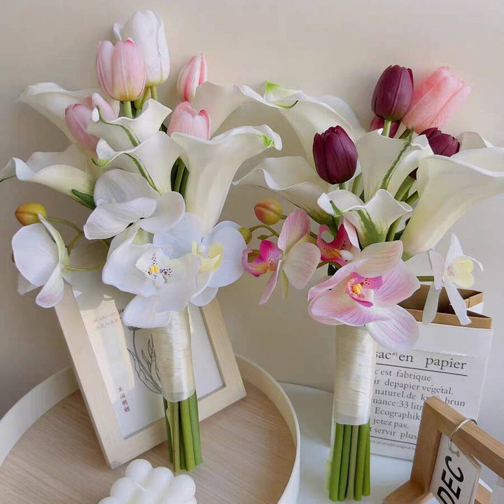 Eleganter künstlicher Blumenstrauß mit gemischten Blüten
