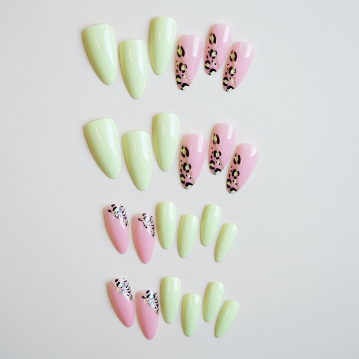 Künstlerisches Press-On Nagelset mit Leoparden-Design