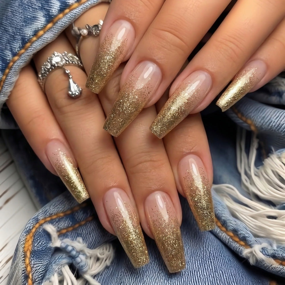 Kunstnägel mit elegantem Glitzer-Gradient Karnz