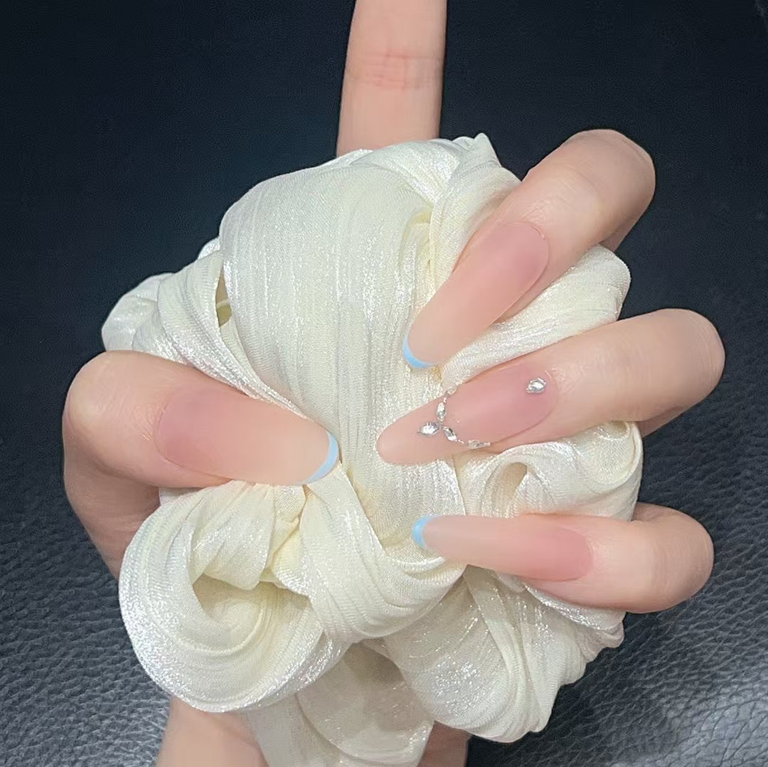 Elegante französische Spitzen-Press-On-Nägel