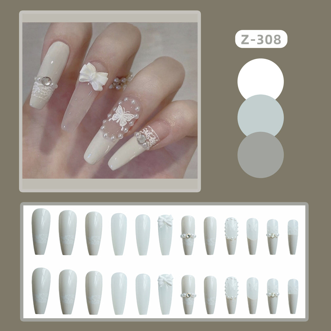 Elegantes dekoratives Press-On-Nagelkunstset mit Schmetterlingsakzenten