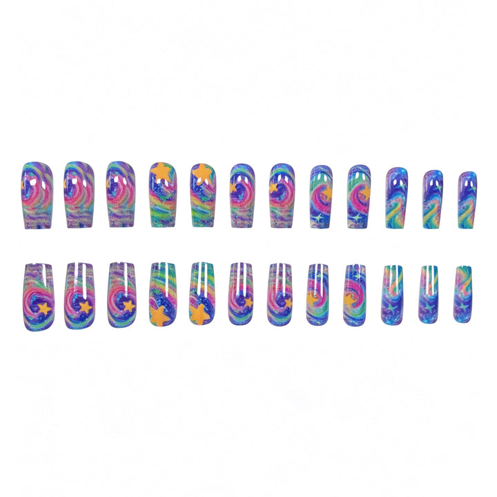 Künstlerische Glitzer-Nagelkunst-Erweiterungen Karnz
