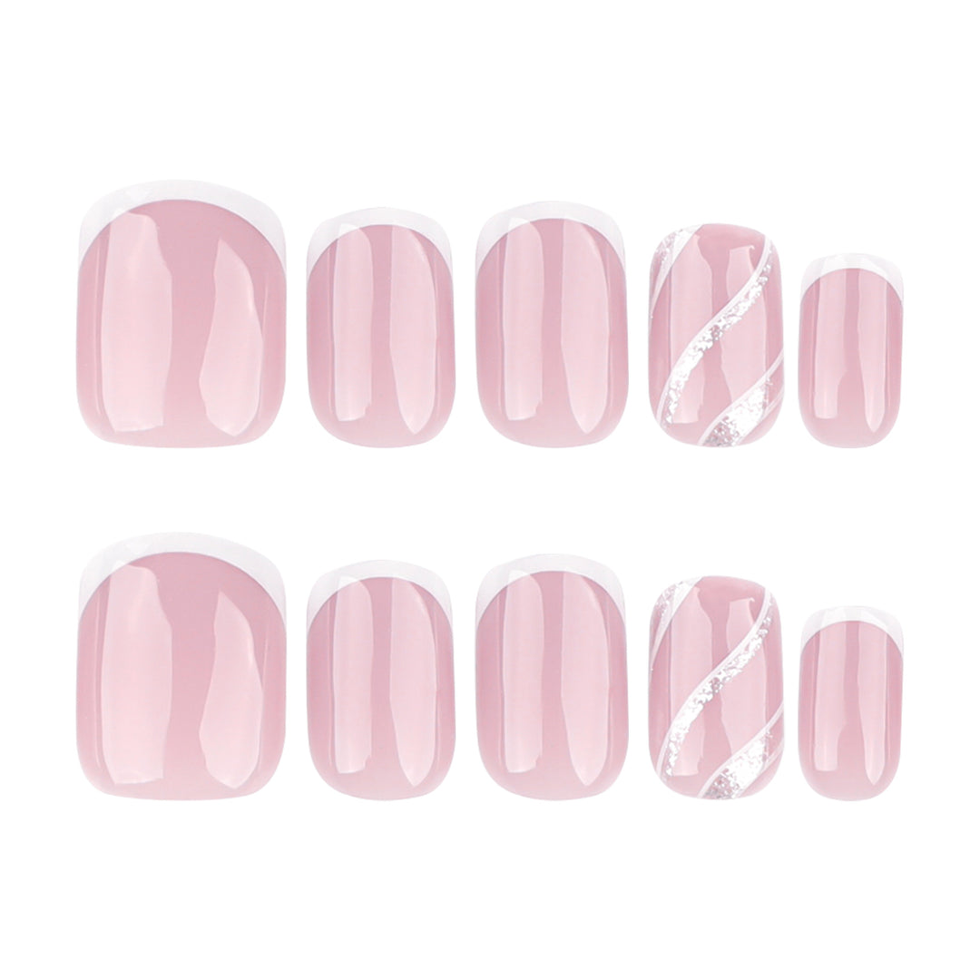 Elegante Nagelkunst mit glitzerndem French-Tip Karnz