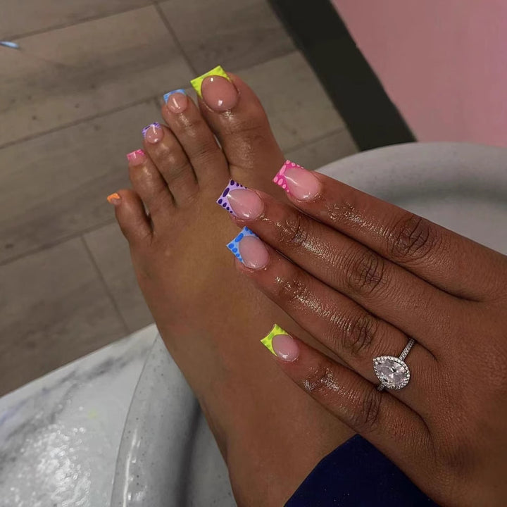 Vibrant Bunte Pediküre Nagelkunst Karnz