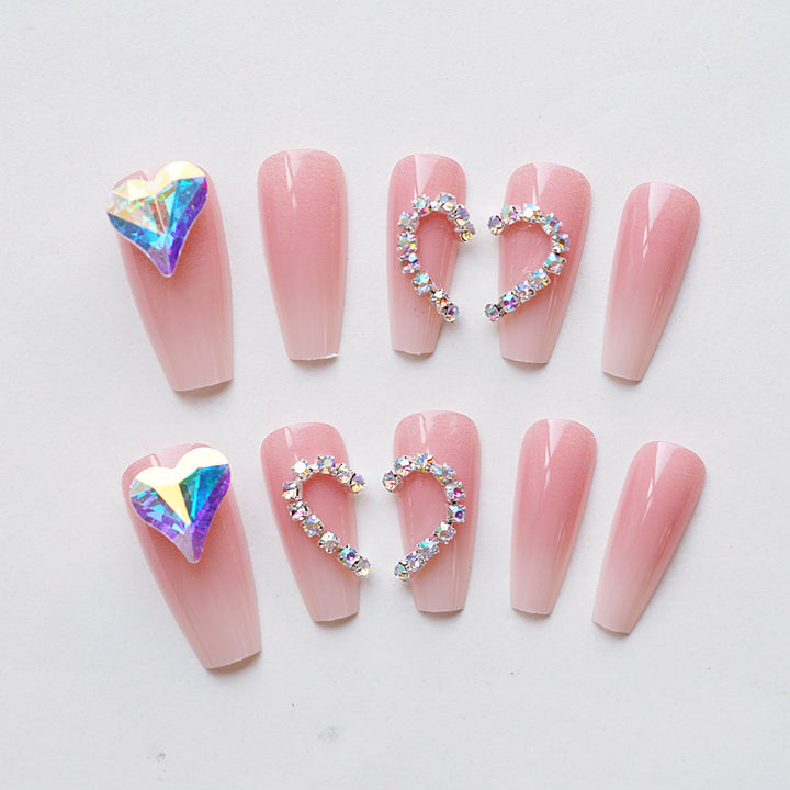 Elegantes herzverziertes Press-On-Nagelset