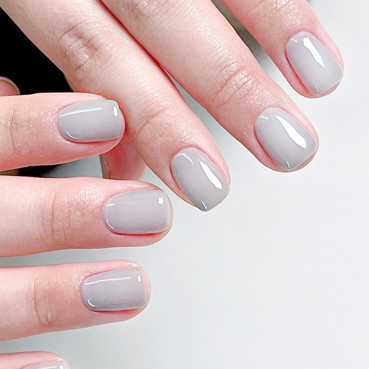 Hochglänzende Nagelkunst Karnz