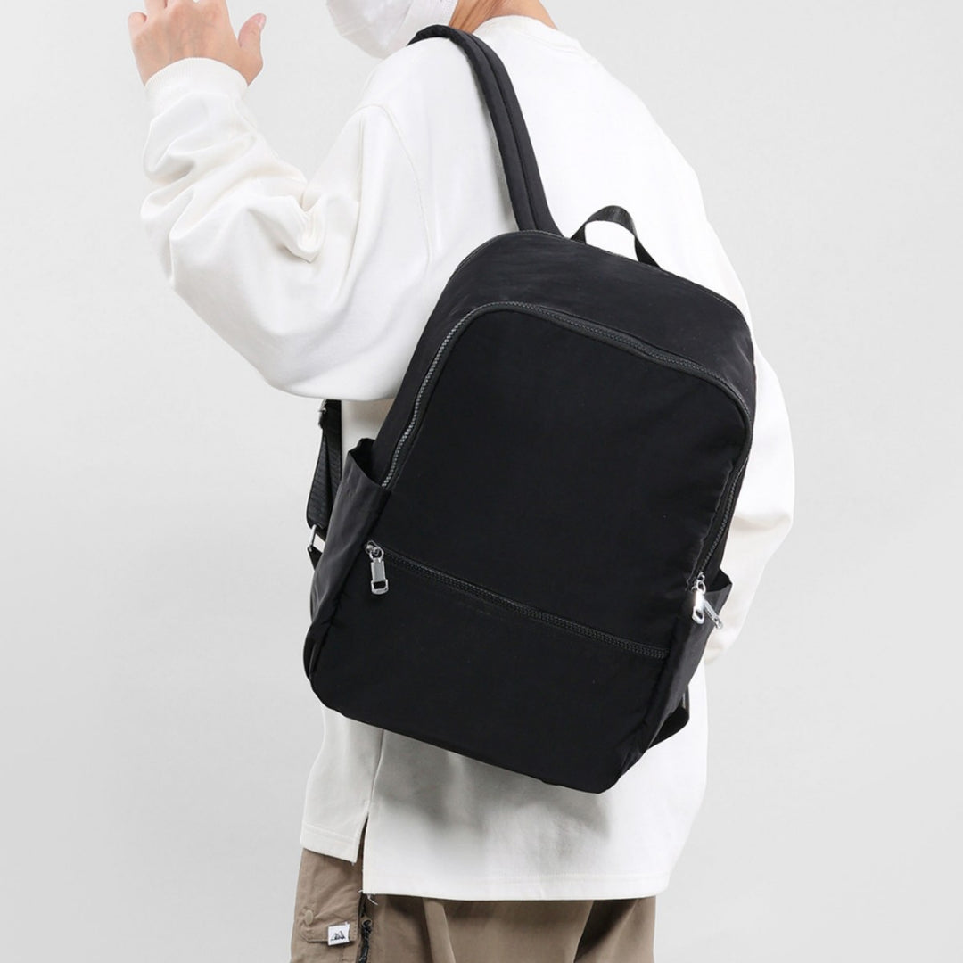 Minimalistischer Rucksack für Reisen