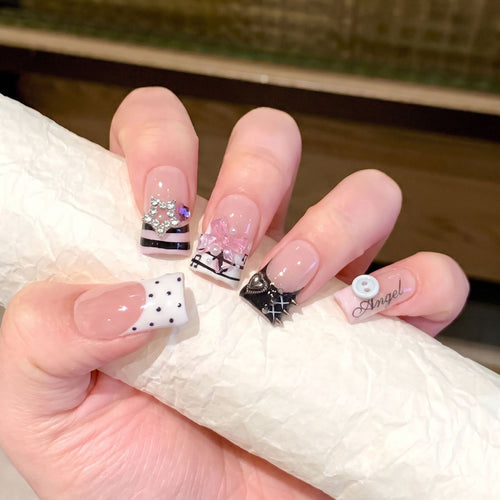 Künstlerisches Designer Press-On Nagelset Karnz