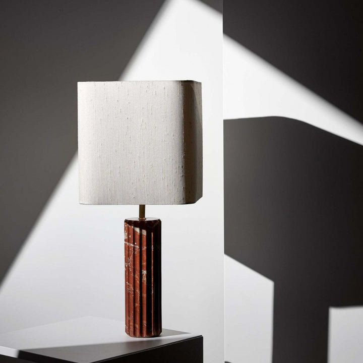 Moderne dekorative Tischlampe