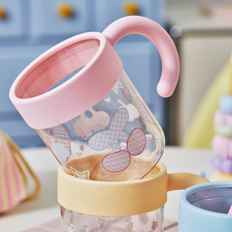 Kinderbecher mit Niedlichem Wolkenmotiv Karnz