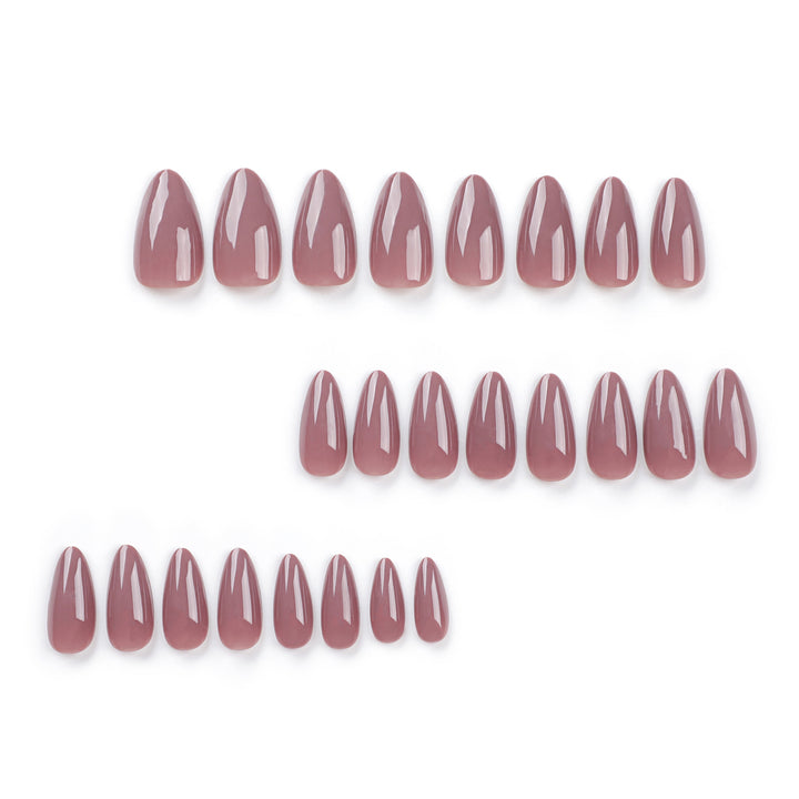 Hochwertige Nagelverlängerungen im eleganten Mandelform Karnz
