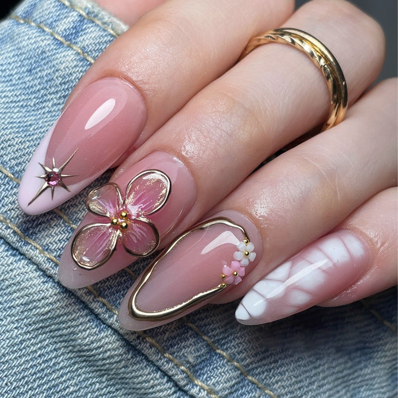 Dekoratives Florales Press-On Nagelkunst Set Karnz