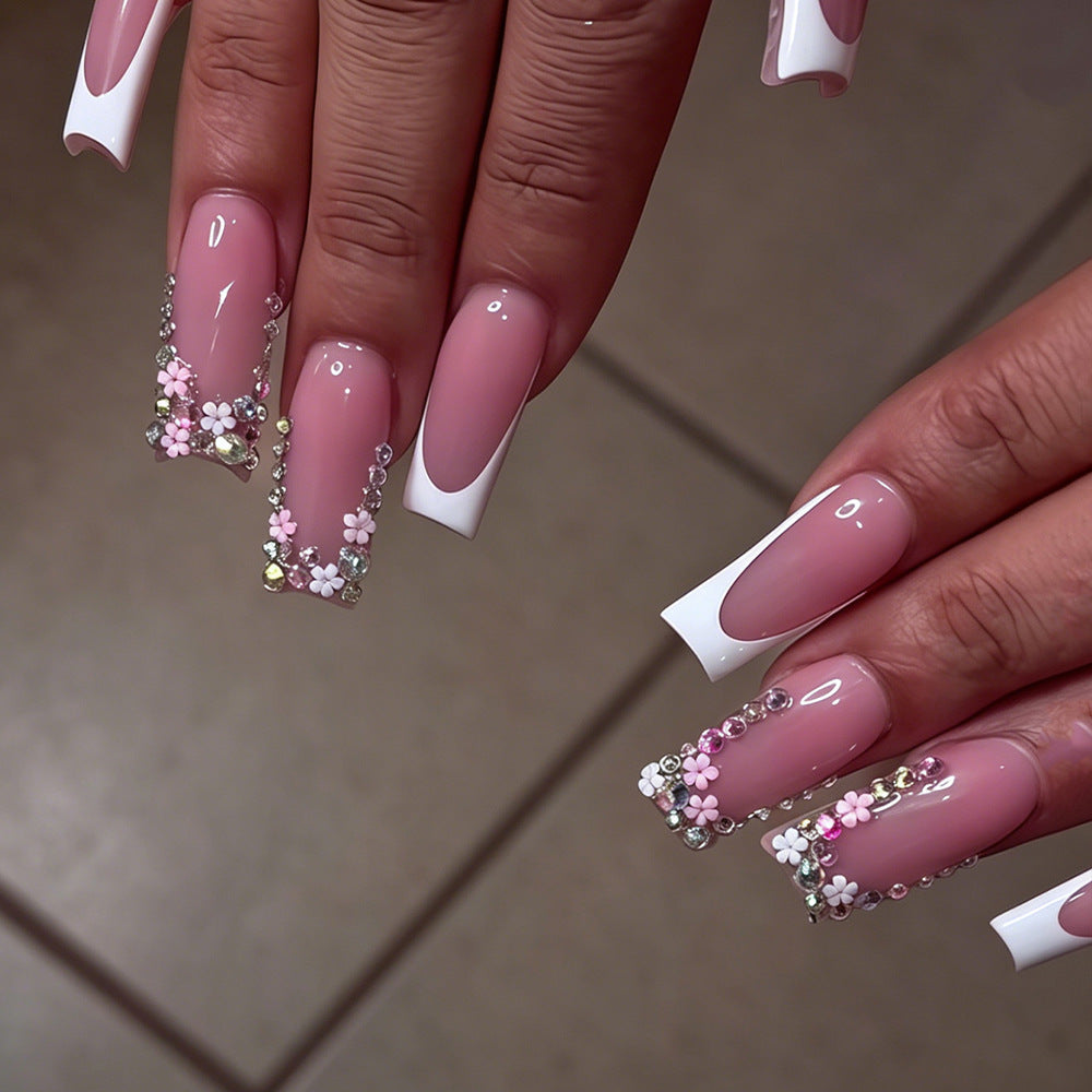 Elegantes florales Akzent Press-On-Nagelkunst-Set Karnz