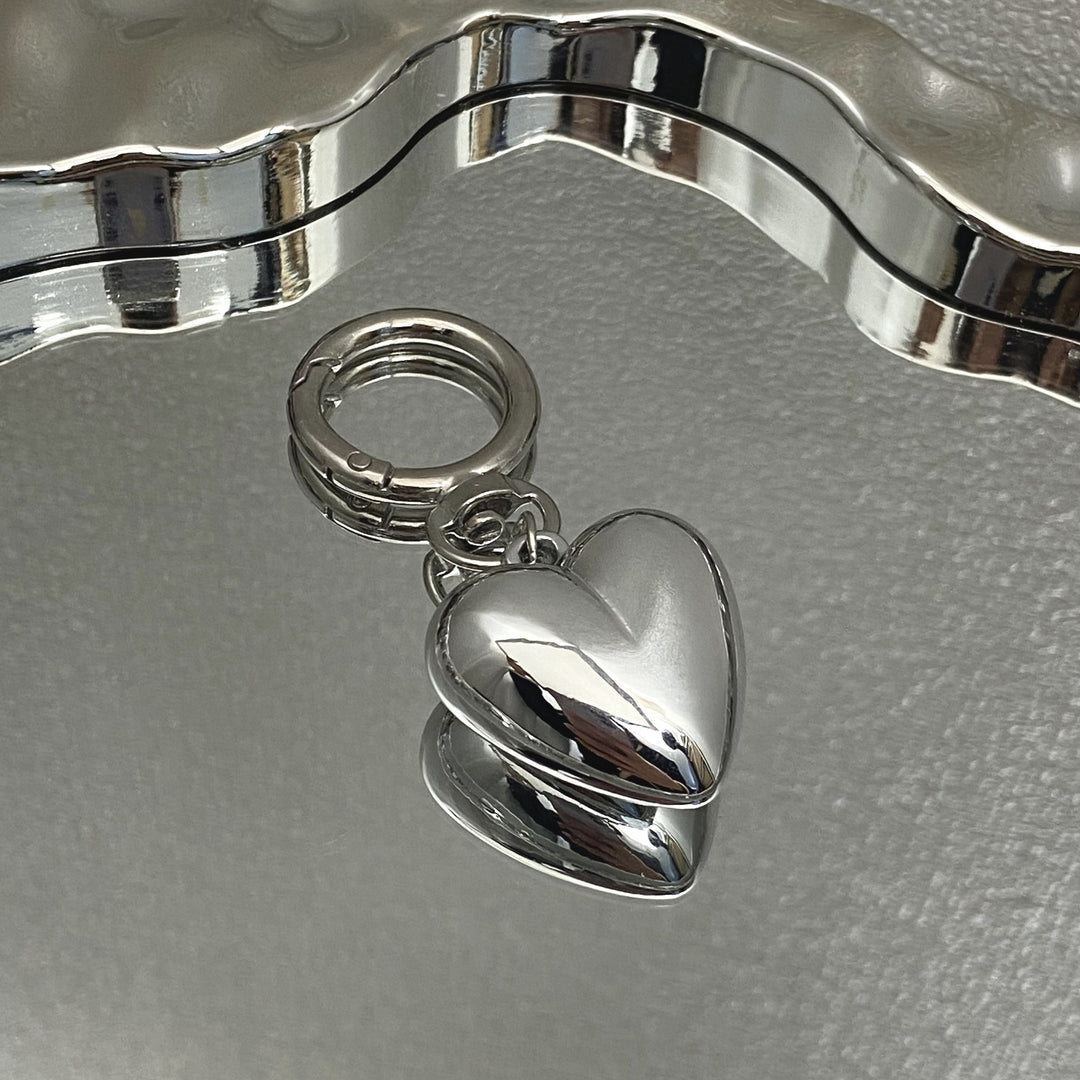 Herzförmiger Charm Schlüsselanhänger Karnz