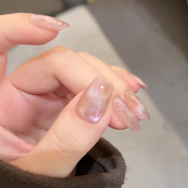 Elegante Kunstnägel Im Modernen Ombre-Stil Karnz