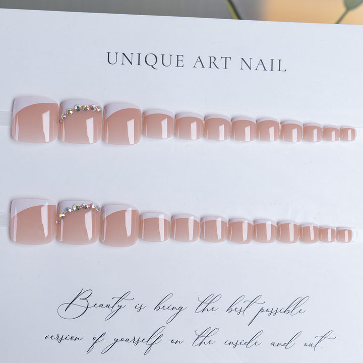 Elegante Strass-Akzent Pediküre Nagelkunst