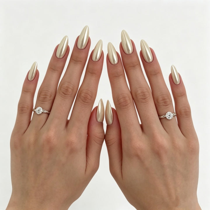 Schickes mandelförmiges Press-On-Nagelset Karnz