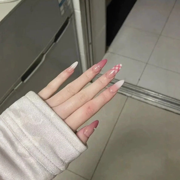 Elegante lange Stiletto-Nagelverlängerungen Karnz