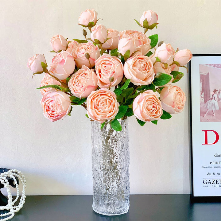 Eleganter künstlicher Rosenstrauß