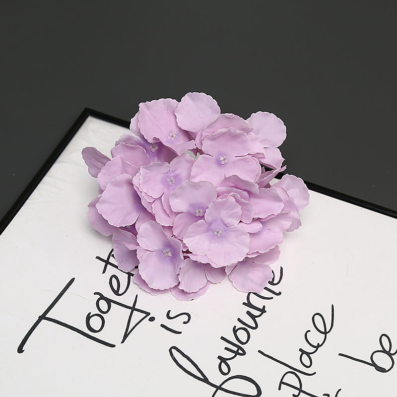 Elegante dekorative Blumenarrangement