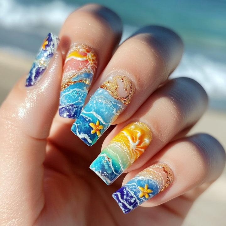 Kreative Nagelkunst mit maritimem Design Karnz