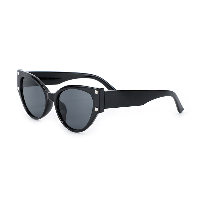 Damen trendige Cat-Eye Sonnenbrille mit glamourösen Akzenten Karnz