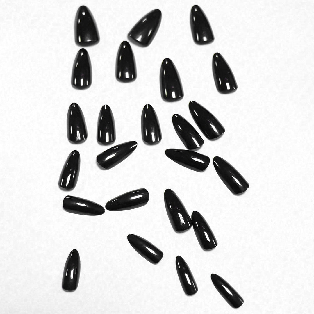 Kunstnägel mit elegantem Stiletto-Design Karnz