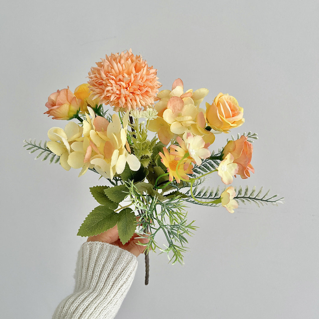 Dekorative Blumenstrauß Karnz