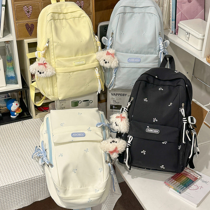 Stylischer Multi-Taschen Rucksack mit pelzigem Schlüsselanhänger Karnz