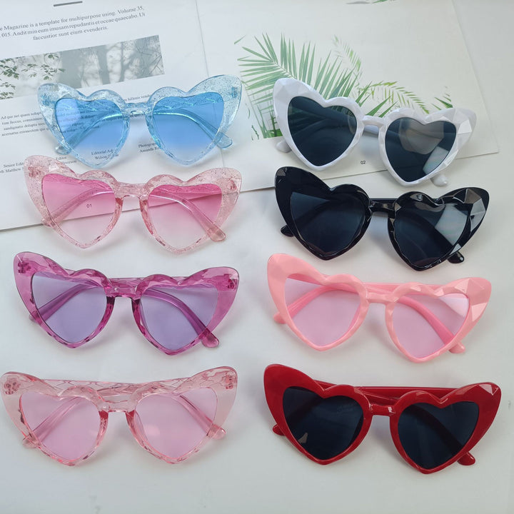 Damen Herzförmige Sonnenbrille mit transparenten Gläsern Karnz