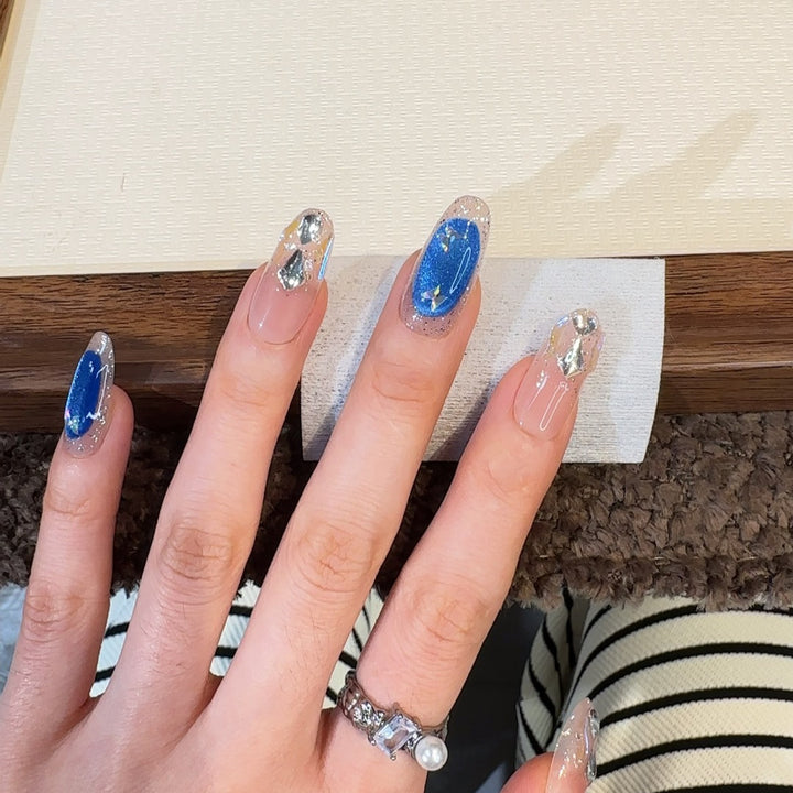 Künstlerische Gel-Nagelverlängerungen Karnz