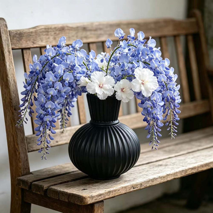 Elegante gerippte Keramikvase Karnz