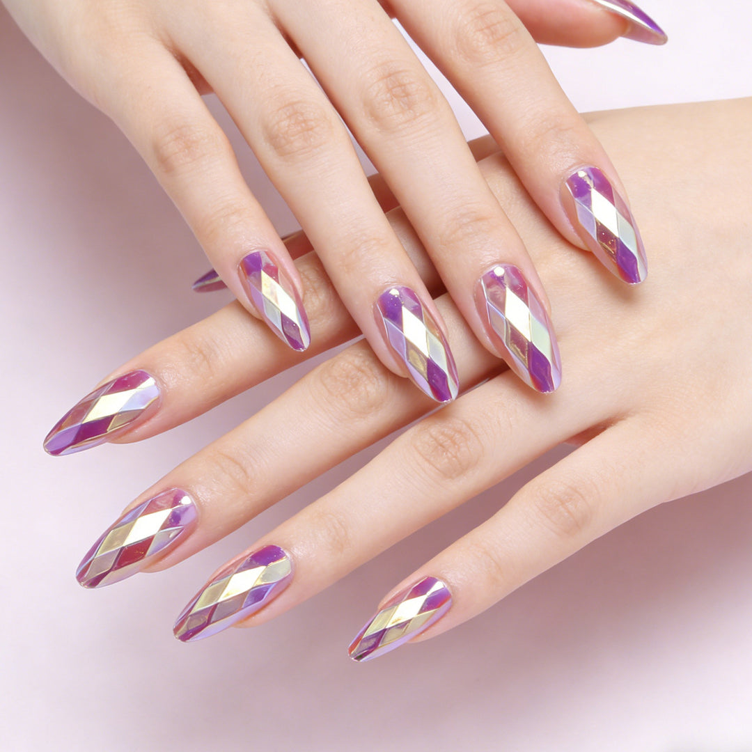 Diamantförmiges Press-On Nagelset Karnz