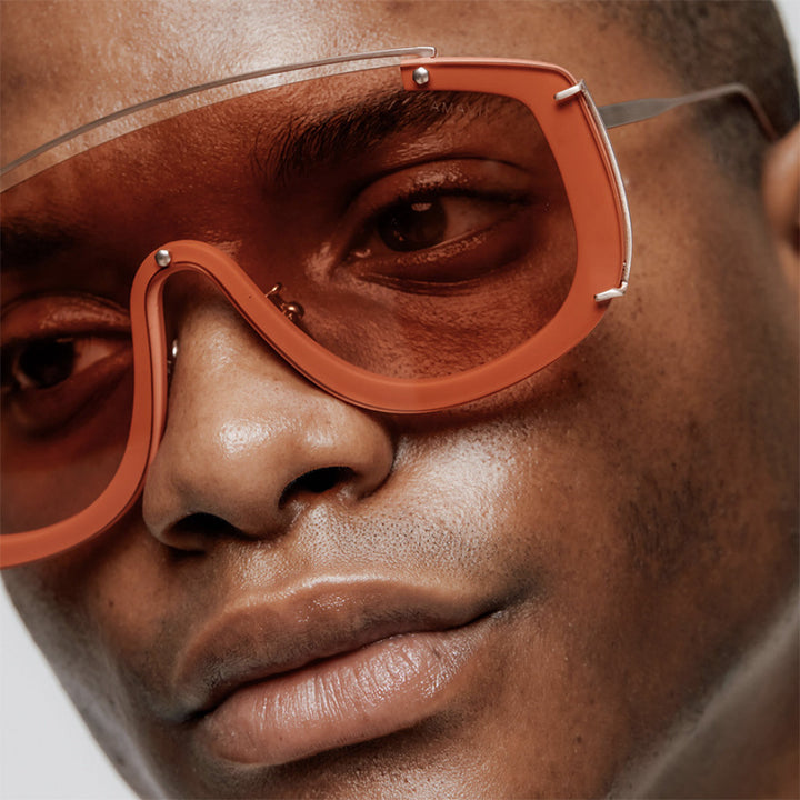 Damen maskuline Sonnenbrille mit modischem Verläufen und goldenen Details Karnz