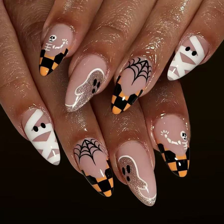 Halloween Kunstnagelset mit gruseligen 3D-Motiven und detailreichen Verzierungen Karnz