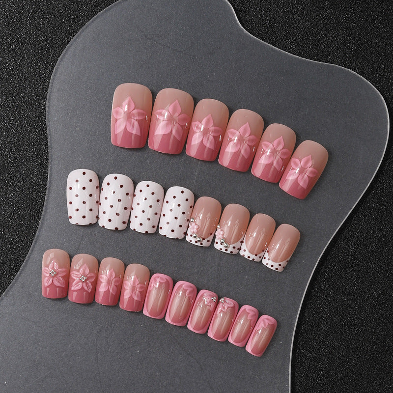 Floral Verziertes Press-On Nagelset Karnz