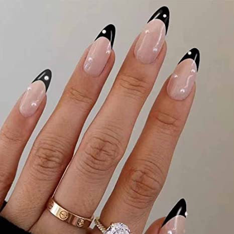 Kunstnagelset mit elegantem Spitzendesign und strahlendem Glanz Karnz