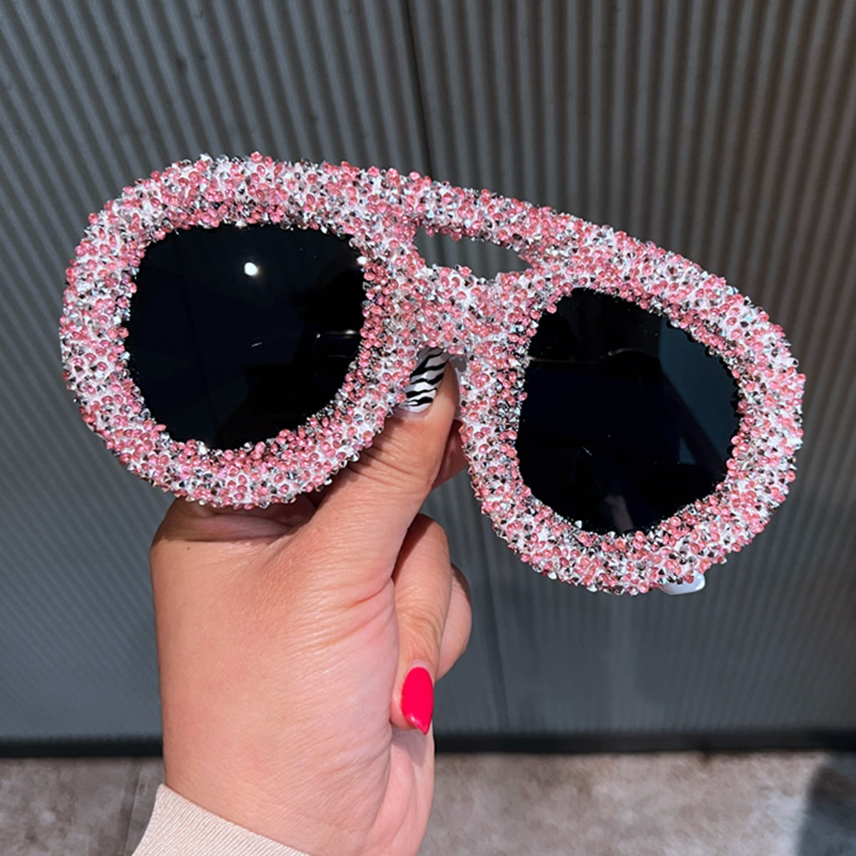 Damen Glitzernde Glamour-Sonnenbrille mit einzigartigem Kristallrahmen Karnz