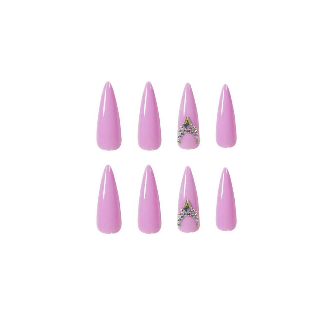 Glamouröse Stiletto-Nägel mit Strassverzierung Karnz