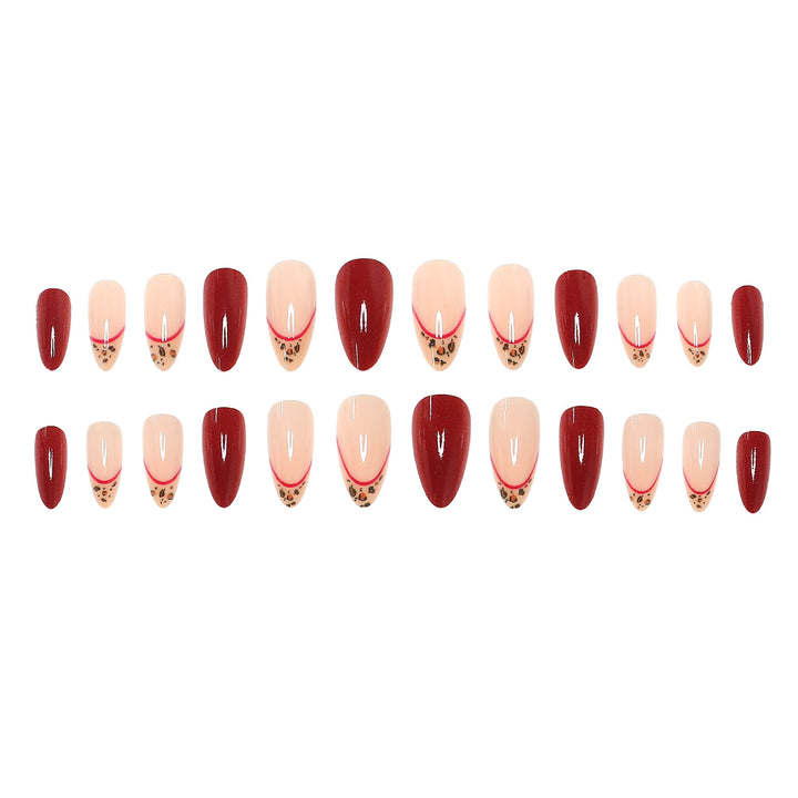 Elegantes dekoratives Press-On-Nagelset mit Tierdruckakzent