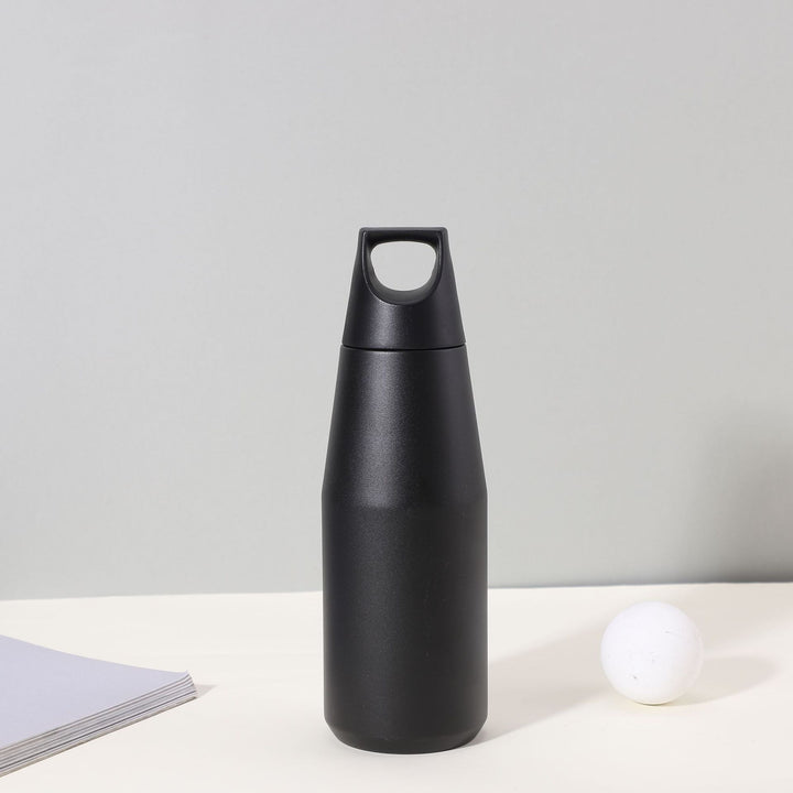 Isolierte Wasserflasche Karnz