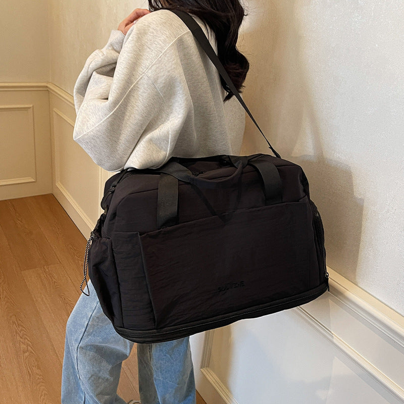Vielseitige Reisetasche mit mehreren Taschen Karnz