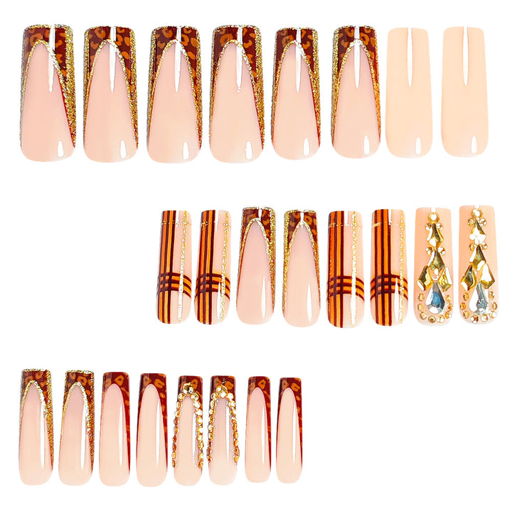 Dekorative Stiletto Nagelkunst Tipps mit Edelsteinen Karnz
