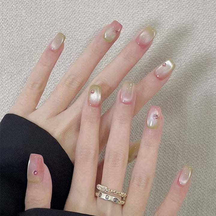 Elegante Gradient Press-On Nägel mit Strassakzenten Karnz