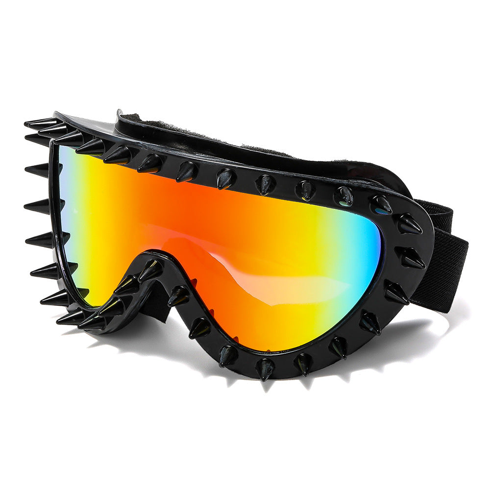 Damen stylische Schutzbrille mit markantem Spike-Design Karnz