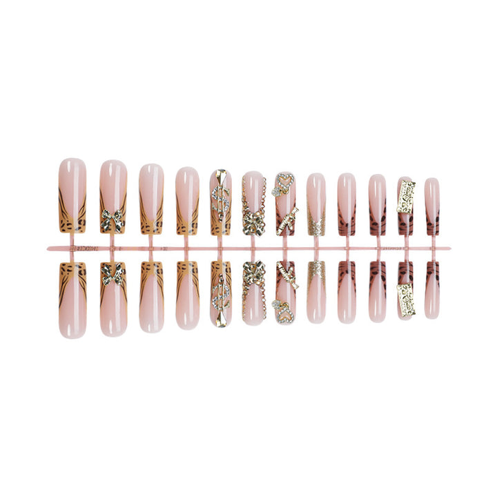Elegantes Künstlerisches Nageldesign-Set Karnz