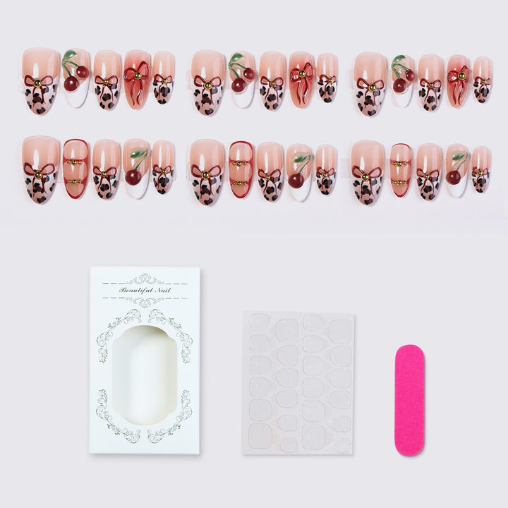 Kunstnagelset mit stilvollen floralen und animalischen Akzenten Karnz