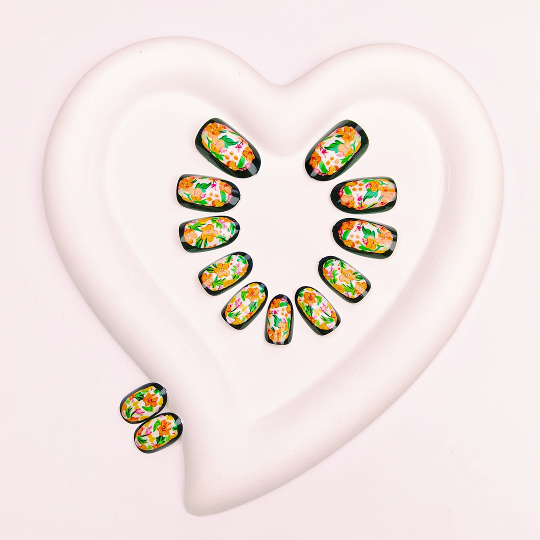 Blumige Nail Art Design Karnz